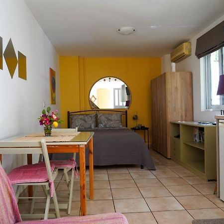 Cosy Guest House With Private Yard Saronida Екстериор снимка