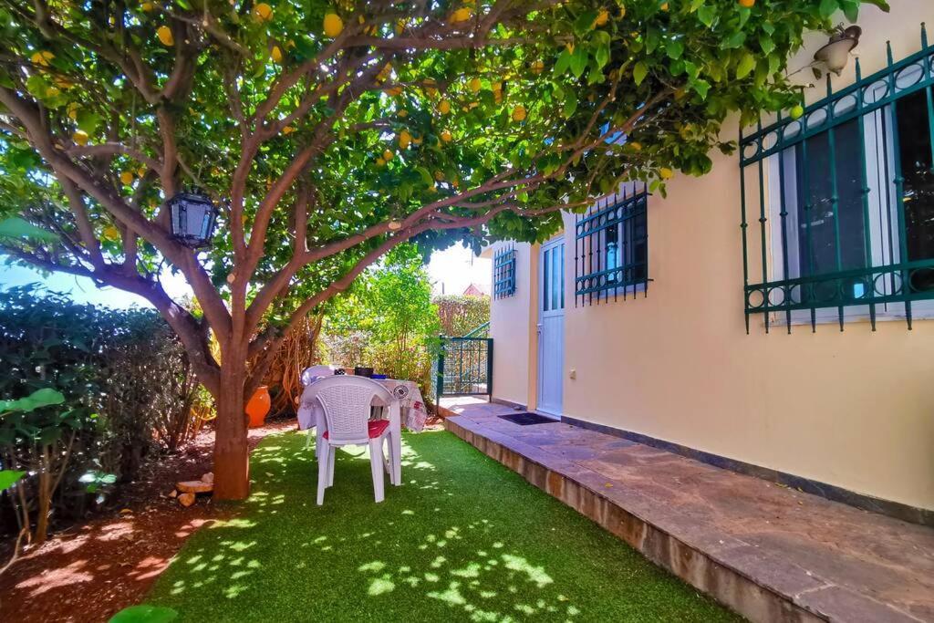Cosy Guest House With Private Yard Saronida Екстериор снимка