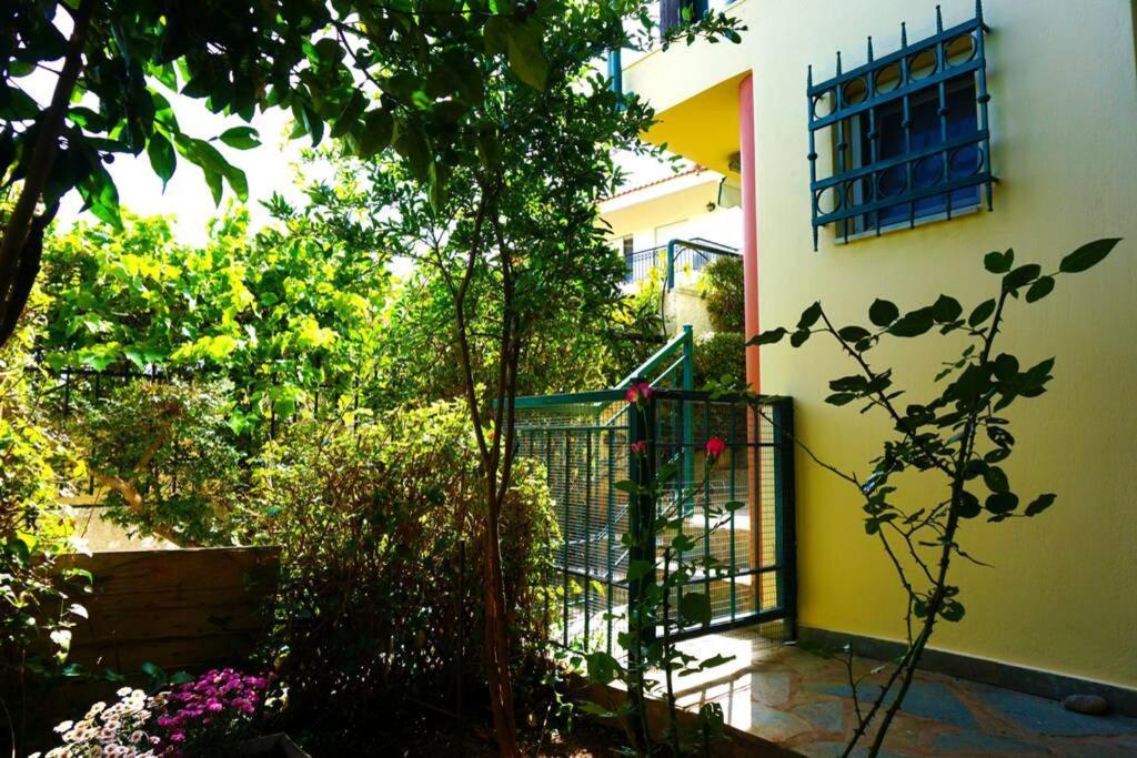 Cosy Guest House With Private Yard Saronida Екстериор снимка