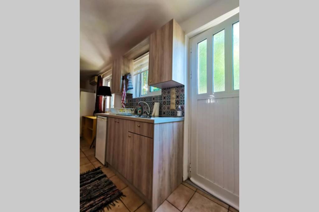Cosy Guest House With Private Yard Saronida Екстериор снимка