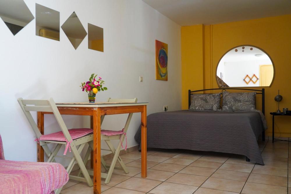 Cosy Guest House With Private Yard Saronida Екстериор снимка