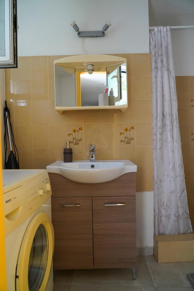 Cosy Guest House With Private Yard Saronida Екстериор снимка