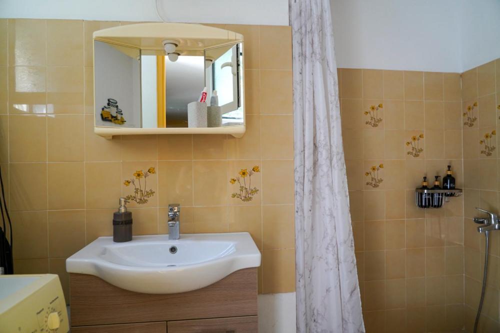 Cosy Guest House With Private Yard Saronida Екстериор снимка